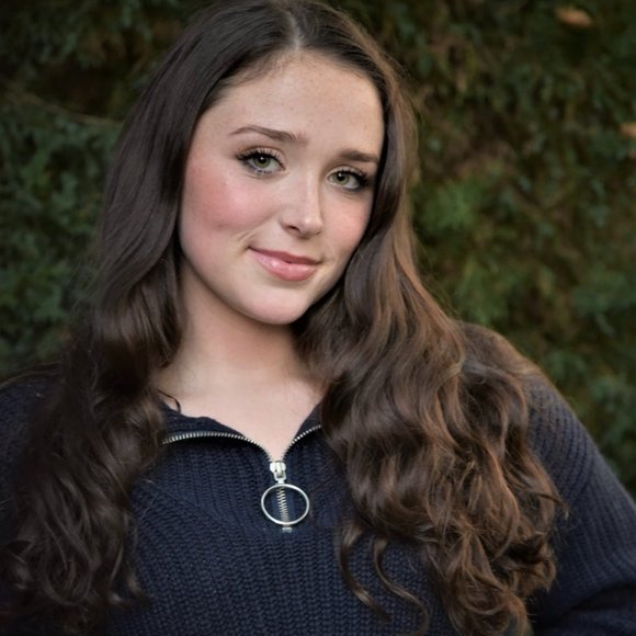 Meet your Posher, Ashtyn - Picture 1 of 4